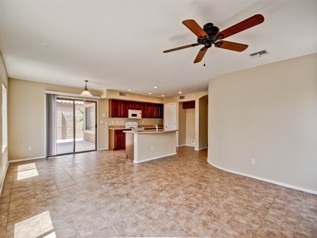 Building Photo - 2982 S 256th Dr