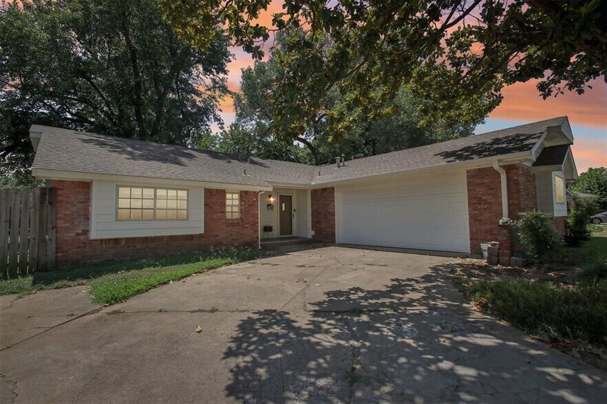 Primary Photo - 1428 Aladdin St