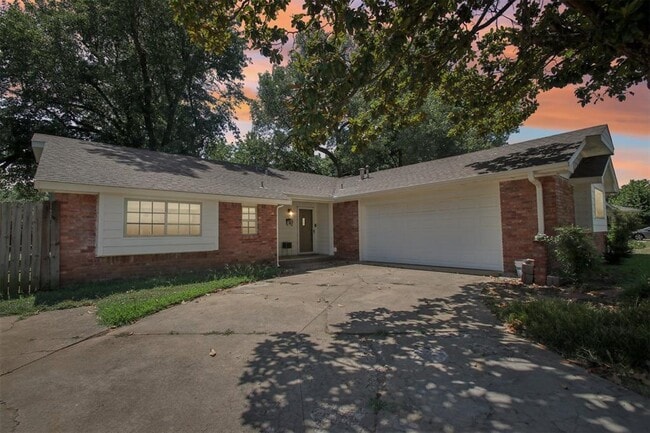 Building Photo - 1428 Aladdin St