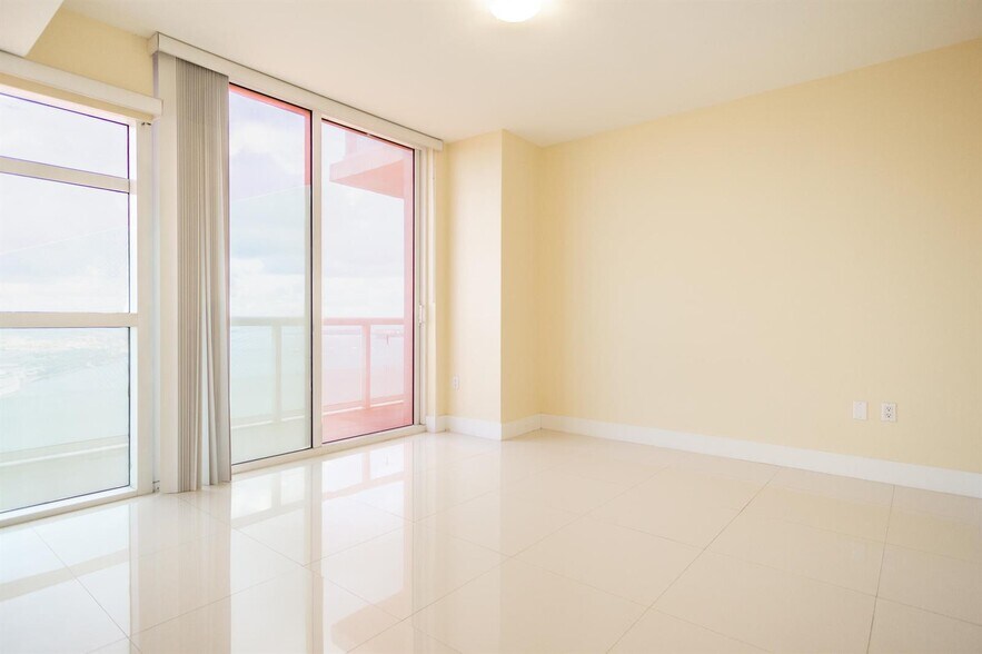 Building Photo - 50 Biscayne Blvd