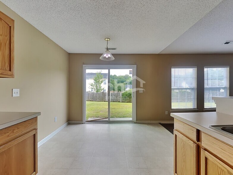 Building Photo - 5023 Holdsworth Dr