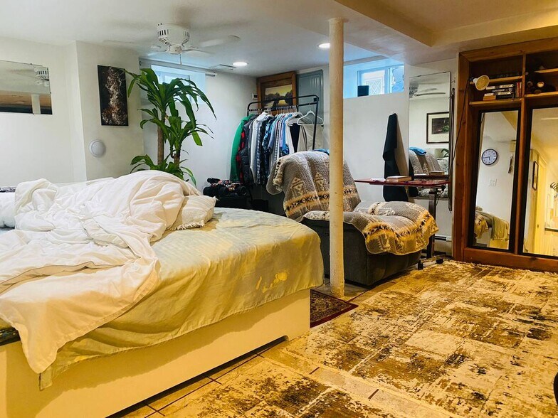 Building Photo - 40 Bristol St