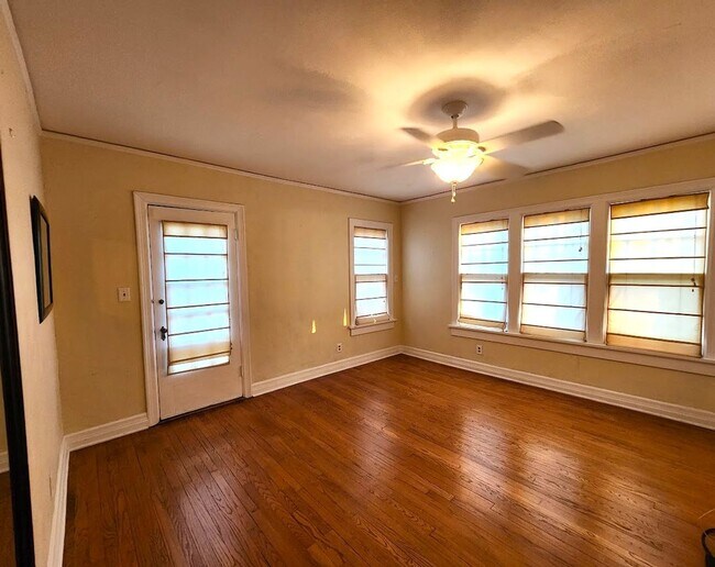 Building Photo - 3 Bed 2.5 Bath Plus ADU in Gatewood Add NW OKC