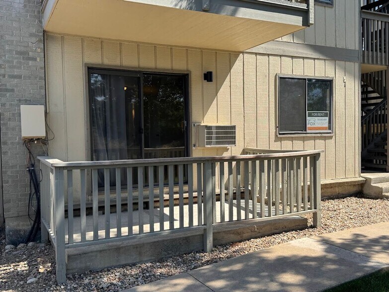 Building Photo - 625 Manhattan Pl