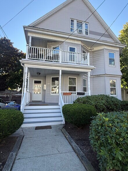 Building Photo - 144 Brooks St