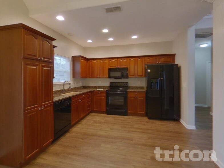 Building Photo - 1444 Bern Dr