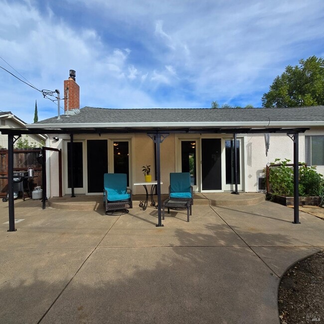 Building Photo - 480 Meadowview Dr