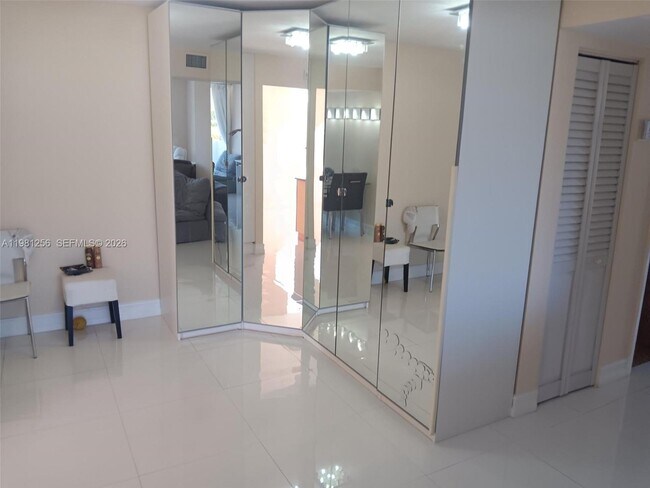 Building Photo - 3703 NE 166th St