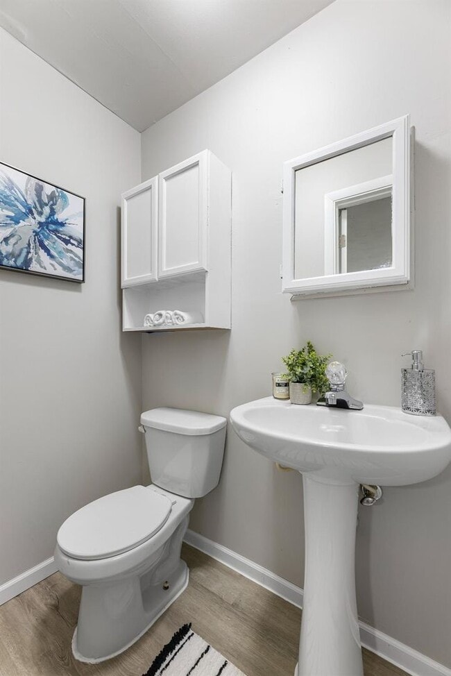 Building Photo - Miller Beach Living FREE Application Fee !