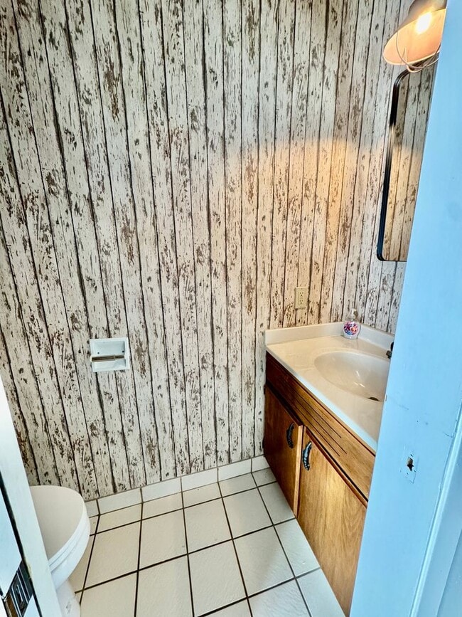 Building Photo - 2 Bedroom Beach Front Condo in Ocean Park!