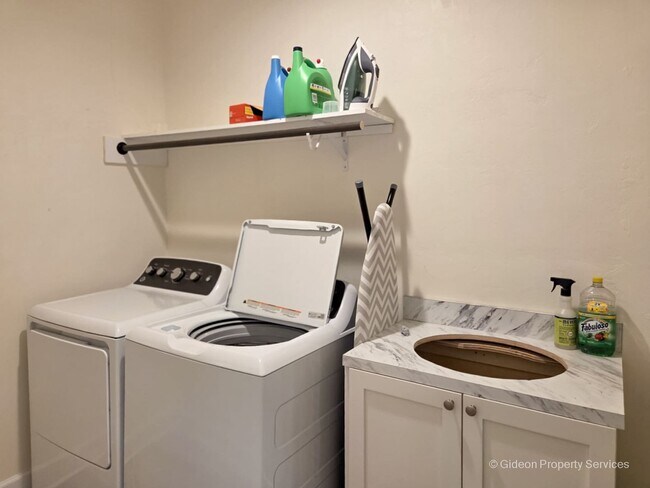 Building Photo - *Newly Built* 4-Bedroom 2.5 Bath Home