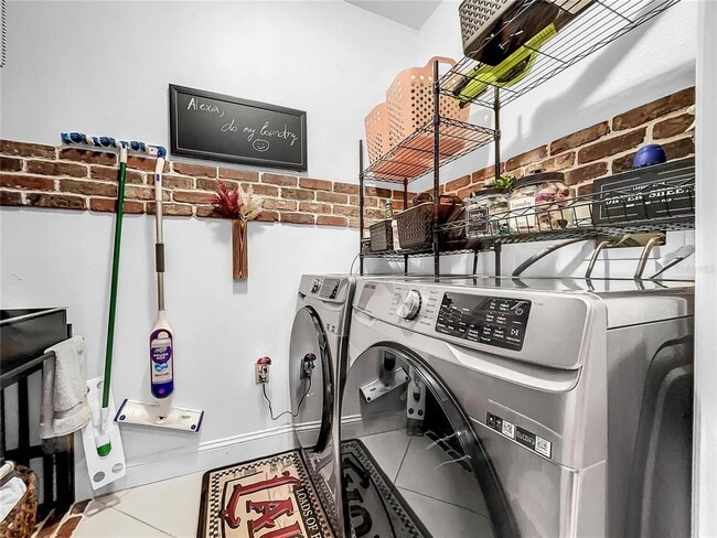 Building Photo - 3608 54th Dr W