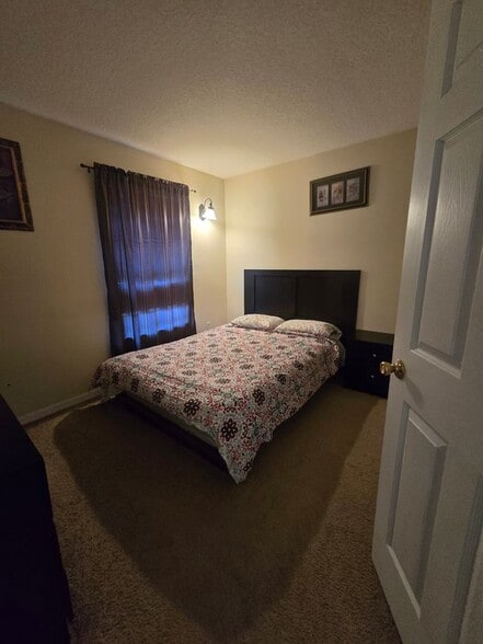 Building Photo - 2500 Baykal Dr
