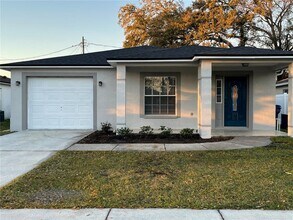 Building Photo - 3021 W Tampa Bay Blvd