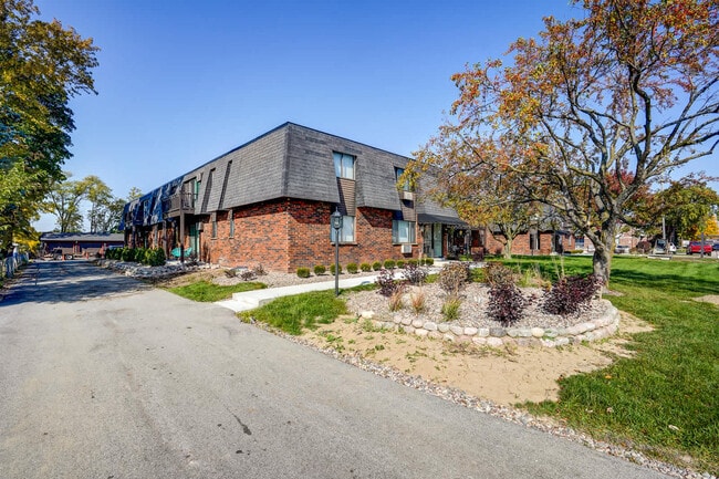 Building Photo - 3367 S 100th St