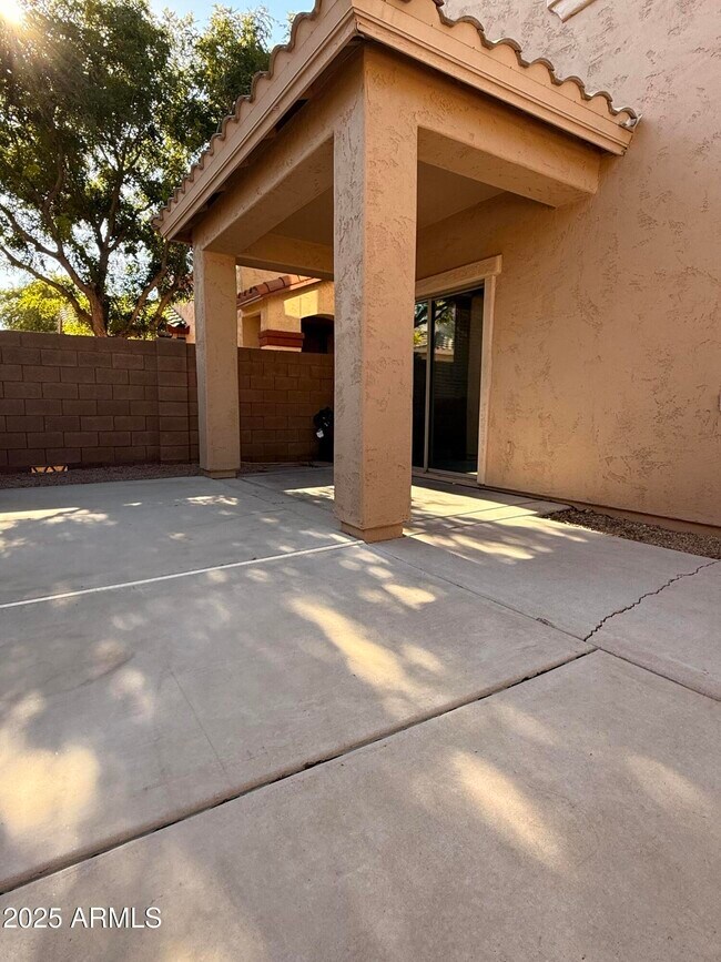 Building Photo - 848 S Colonial Dr
