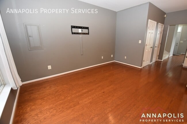 Building Photo - 37 Harbour Heights Dr