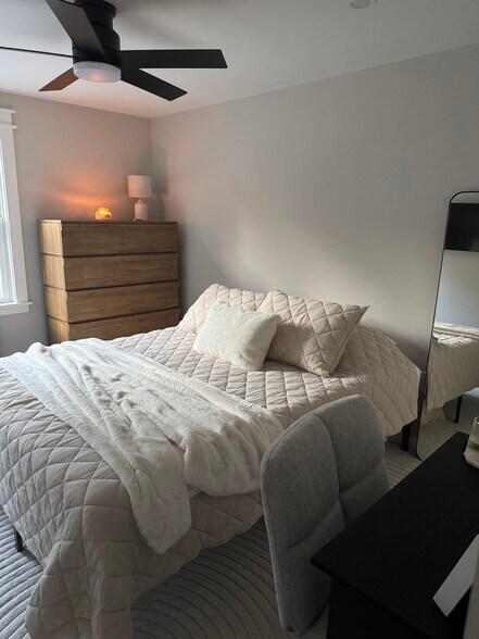 Building Photo - 14 Ferrara Ave