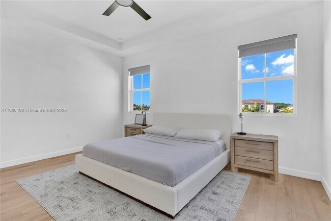 Building Photo - 2444 SE 24th Ave