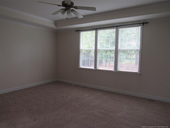 Building Photo - 167 Lamplighter Way