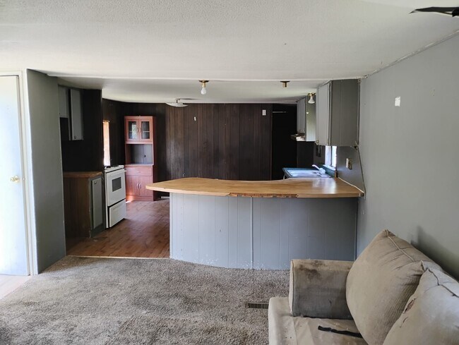 Building Photo - 710 Mill St