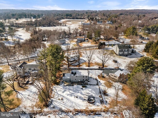 Building Photo - 10622 Runaway Ln