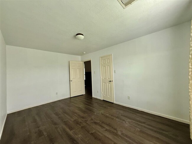 Building Photo - 804 Harvard Pointe Dr