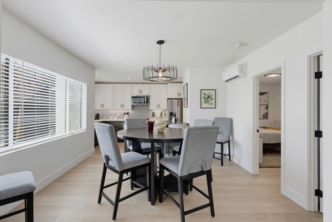 Building Photo - 426-426 Arbor Dr
