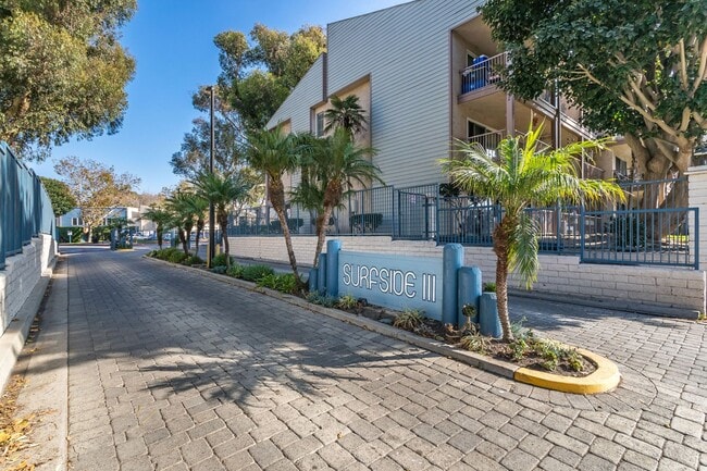 Building Photo - 645 Sunfish Way