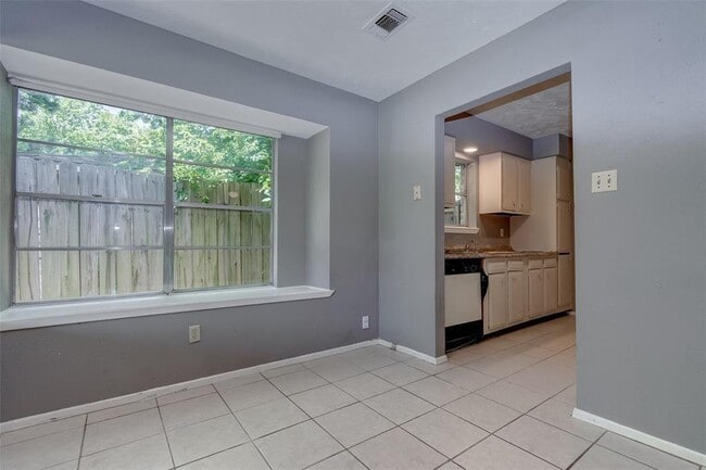 Building Photo - 7659 Winkle Wood Ln