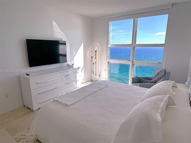 Building Photo - 2080 S Ocean Dr