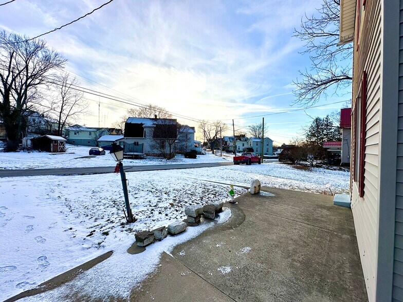 Building Photo - 923 Franklin Ave