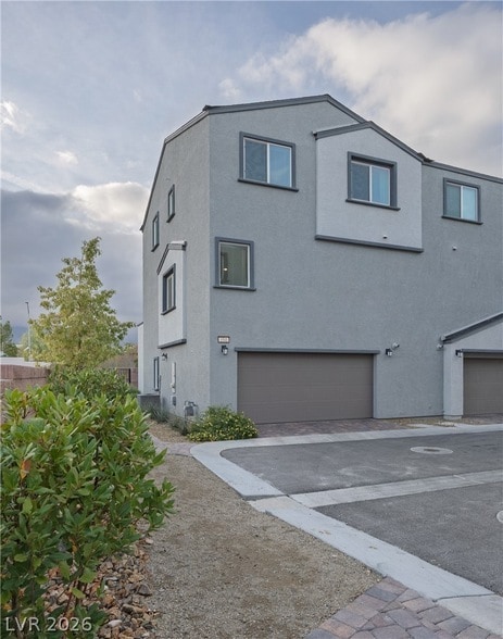 Building Photo - 3541 Grigio St