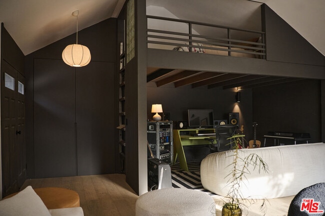 Building Photo - 5918 Monte Vista St