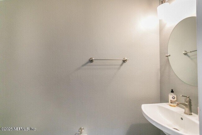 Building Photo - 6217 Eclipse Cir