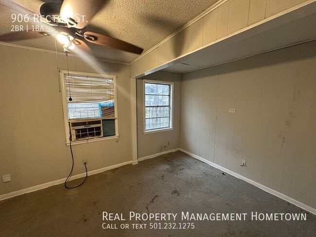 Building Photo - 906 Rector St