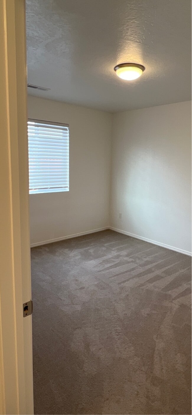 Building Photo - 7748 E Bratton Dr