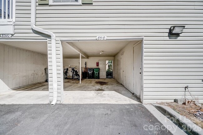 Building Photo - 8518 Castle Pine Ct