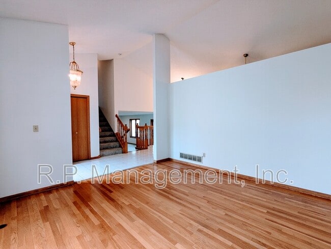 Building Photo - 12069 Wedgewood Dr NW