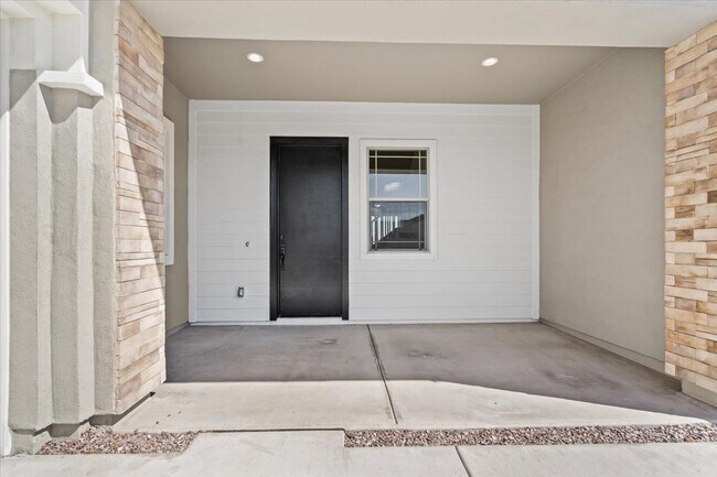 Building Photo - 35763 Geode Wy