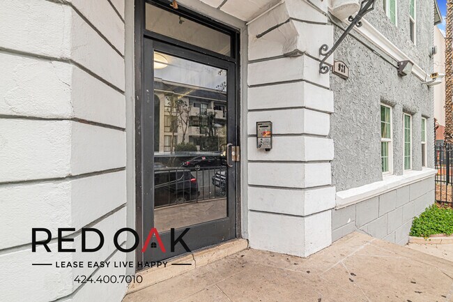 Building Photo - 921 S Bonnie Brae St