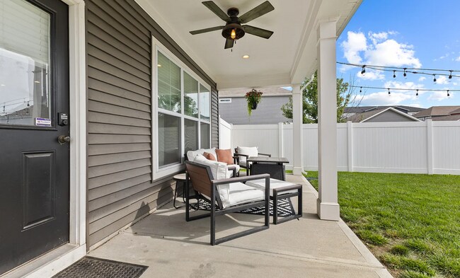 Building Photo - 163 Steeples Blvd