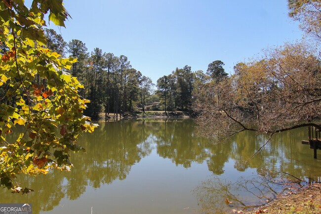 Building Photo - 125 Surrey Pl