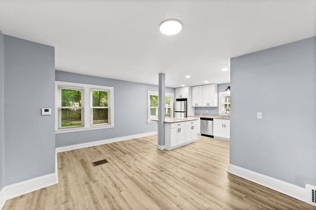 Building Photo - 11100 Thrush Ave