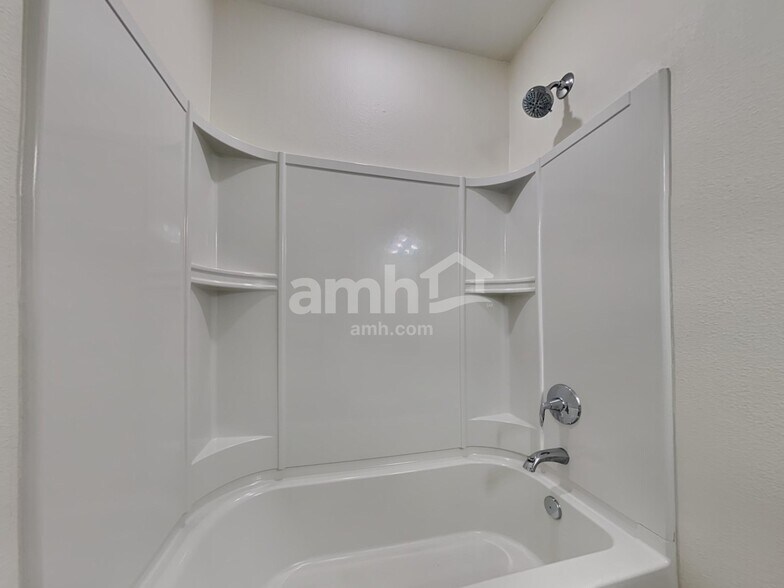 Building Photo - 632 Welcome Home Dr