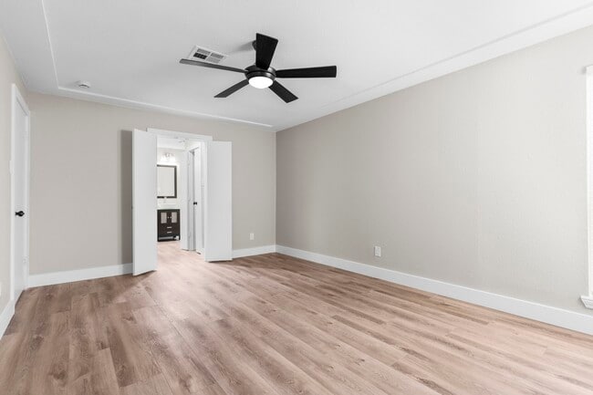 Building Photo - 14007 Overbrook Ln