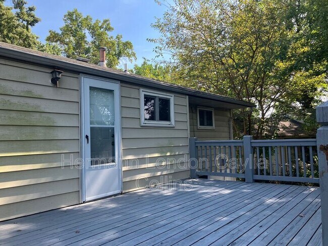 Building Photo - 10531 Spring Garden Dr