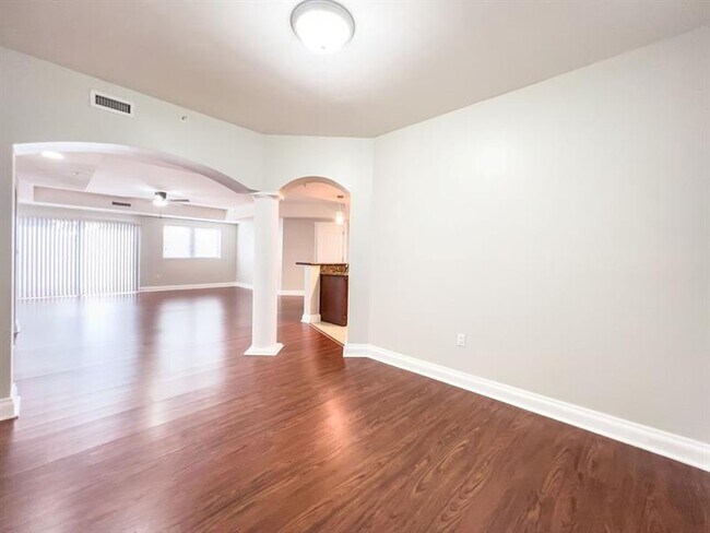 Building Photo - 4241 N Ocean Blvd