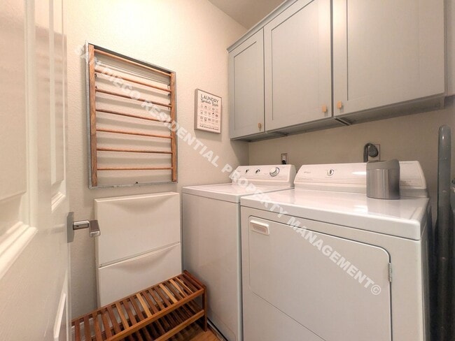 Building Photo - 3405 Florida St