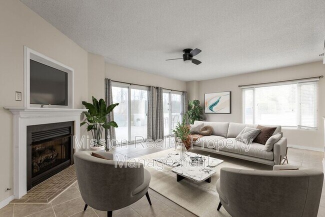 Building Photo - 301 Beacon Ridge Dr